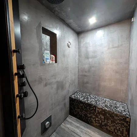 Independante Avec Hammam *